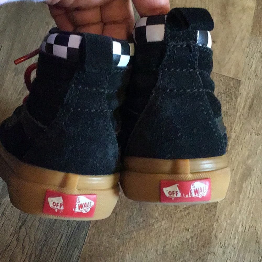 Vans - Picture 3 of 4